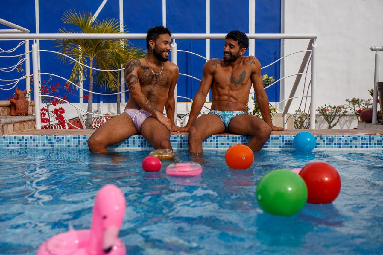La Iguana Vallarta Lgbt Adults Only - Romantic Zone - Party Clubbing Street بويرتو فالارتا المظهر الخارجي الصورة