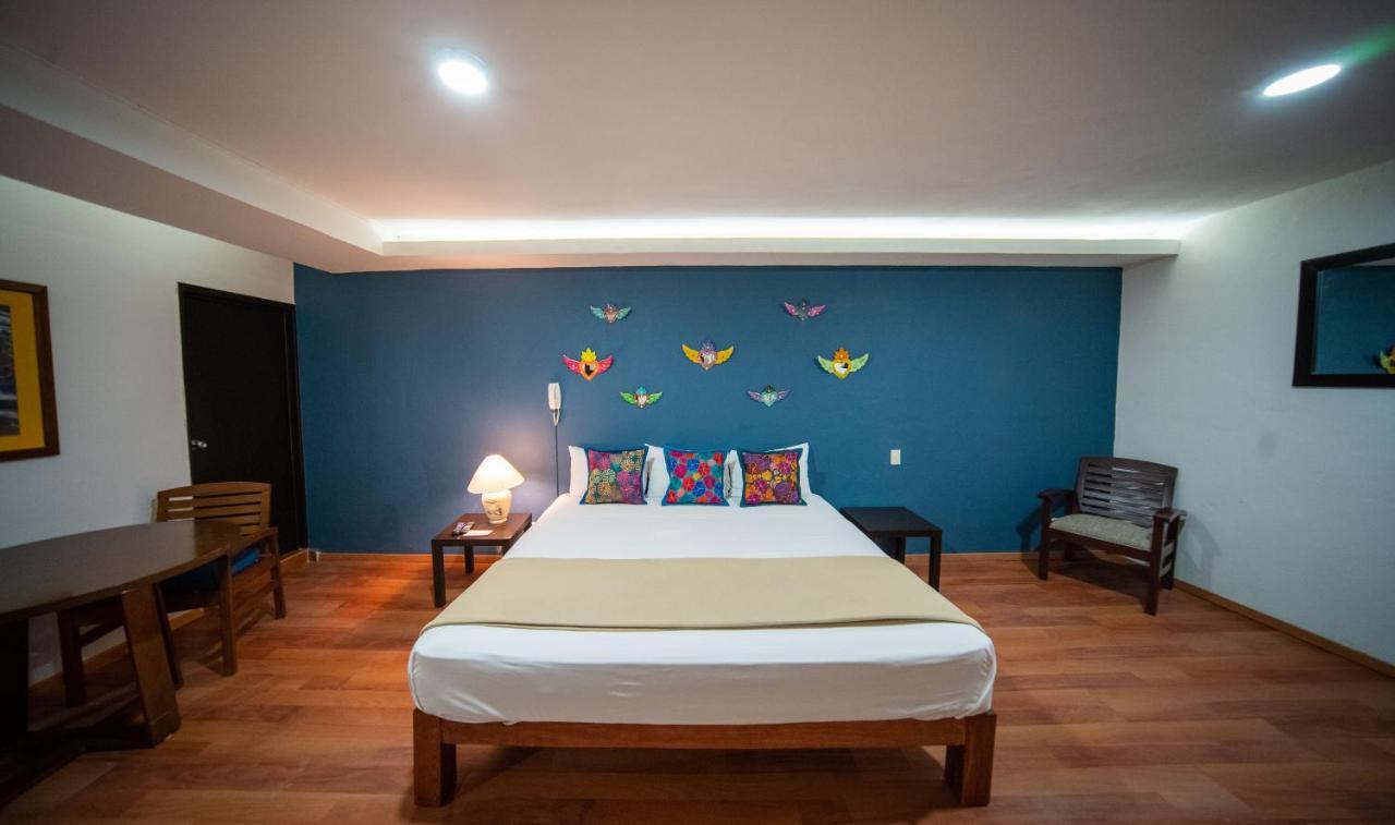 La Iguana Vallarta Lgbt Adults Only - Romantic Zone - Party Clubbing Street بويرتو فالارتا المظهر الخارجي الصورة
