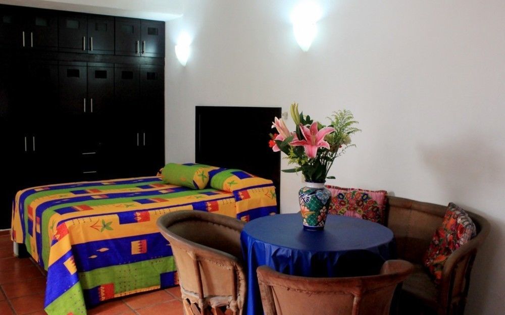 La Iguana Vallarta Lgbt Adults Only - Romantic Zone - Party Clubbing Street بويرتو فالارتا المظهر الخارجي الصورة