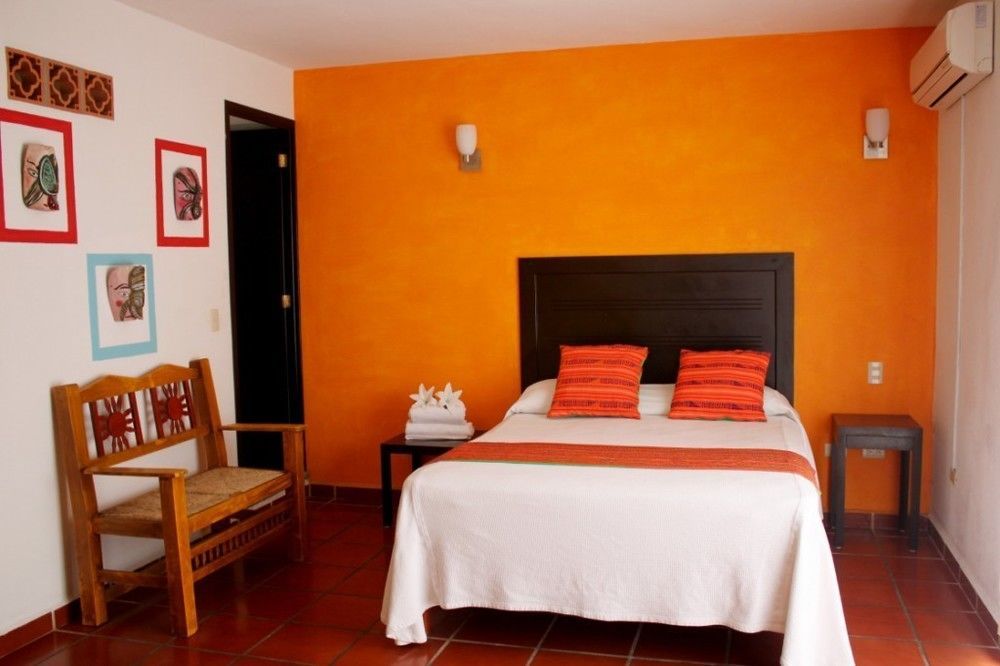 La Iguana Vallarta Lgbt Adults Only - Romantic Zone - Party Clubbing Street بويرتو فالارتا المظهر الخارجي الصورة
